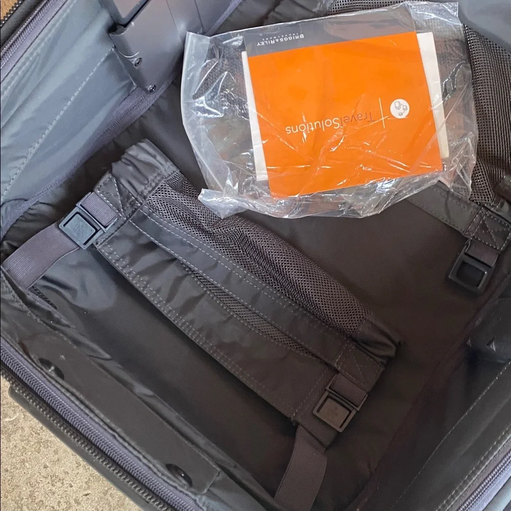 Briggs & Riley Black Rolling travel  Carry-On
